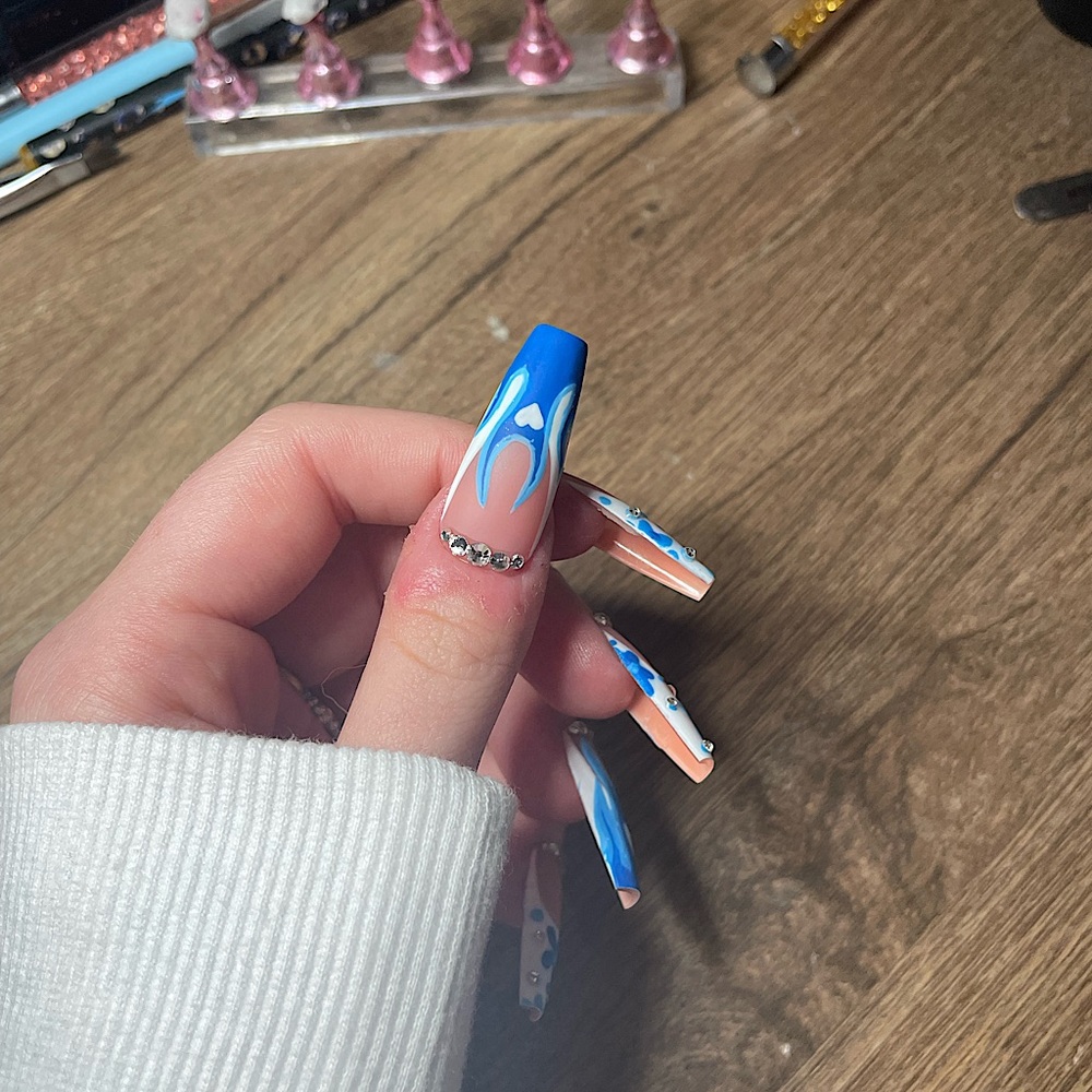 custom press on nails🤍 - Picture 2 of 2